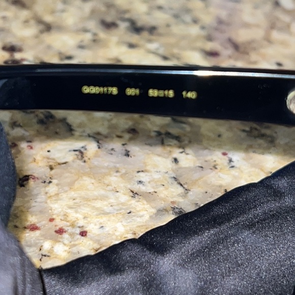 Authentic Gucci GG0117S 001 Women Black Plastic Sunglasses Shades 53/15/140 - Picture 8 of 13